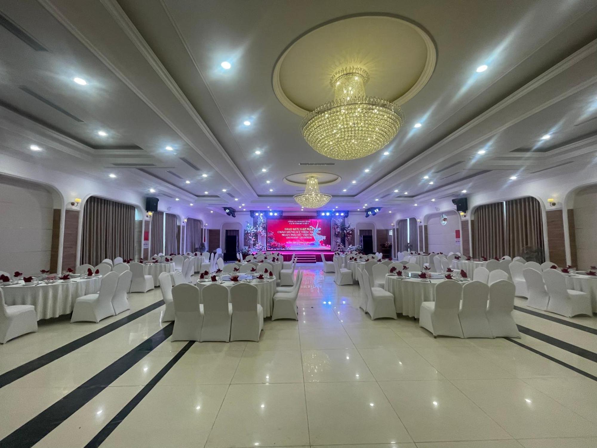 Ngan Ha Hotel Dai Tiet Екстер'єр фото