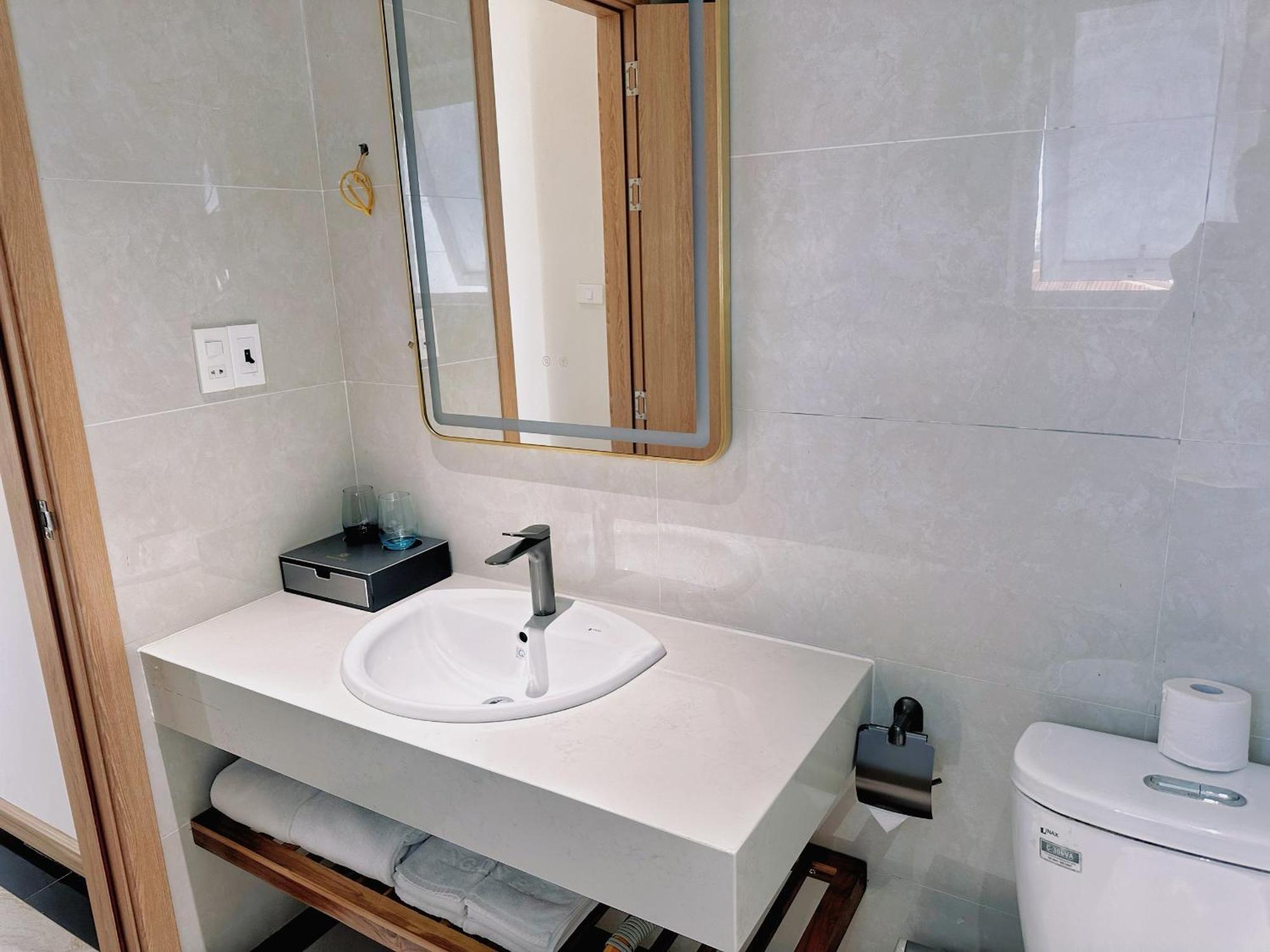 Ngan Ha Hotel Dai Tiet Екстер'єр фото